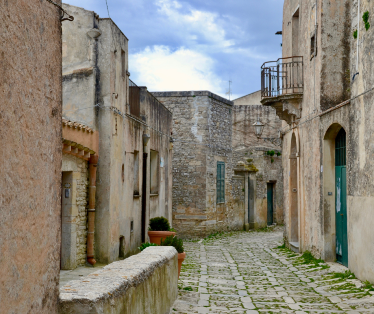 Erice streets
