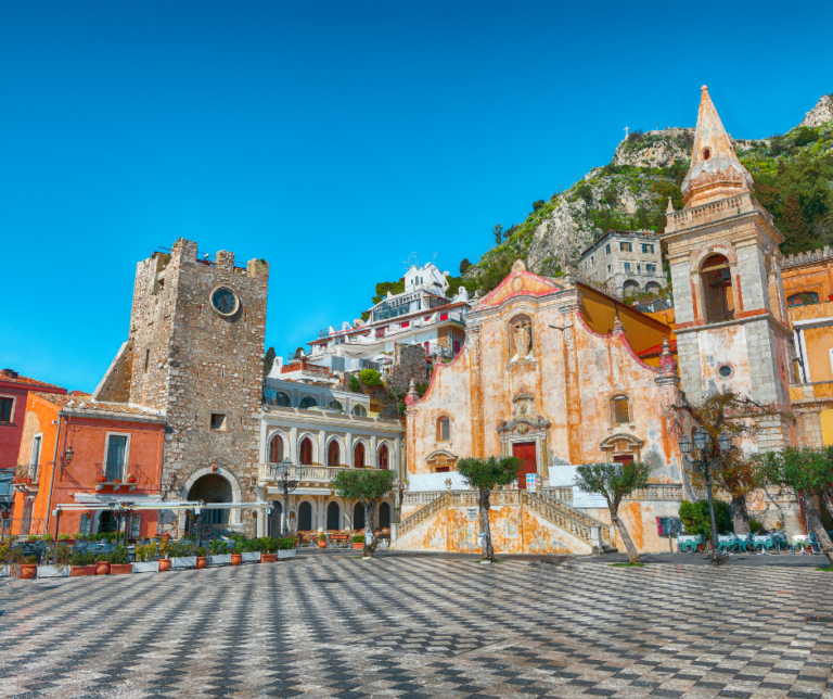 Piazza IX Aprile Taormina