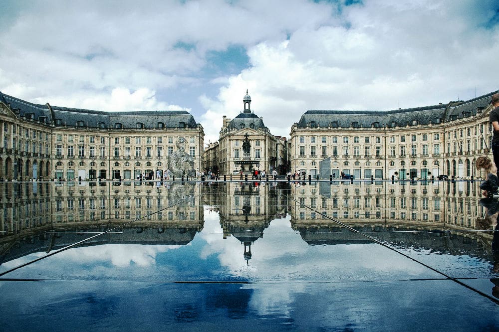 Place_de_la_Bourse,_Bordeaux,_France