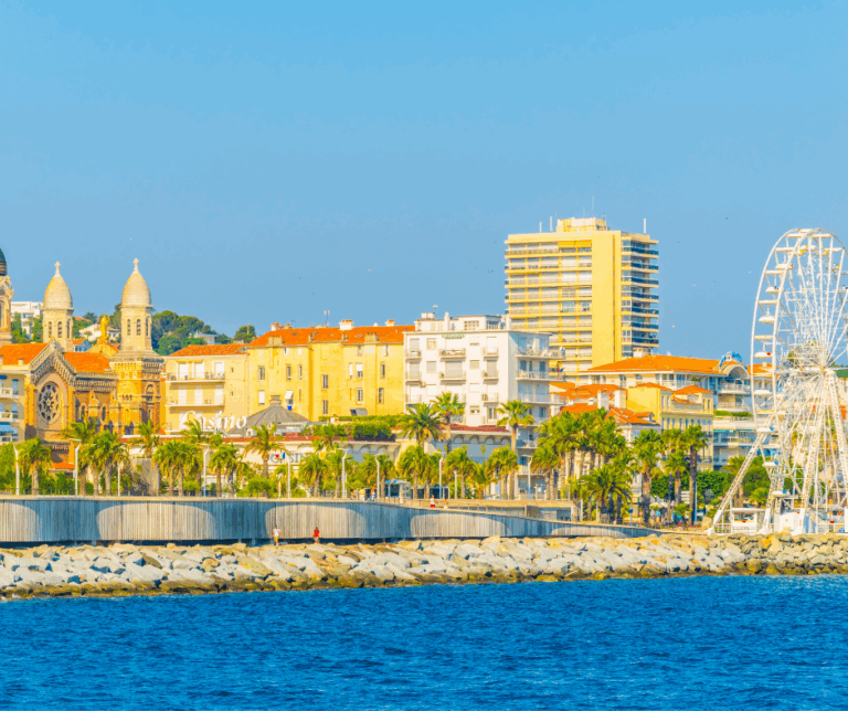 city scape of saint raphael