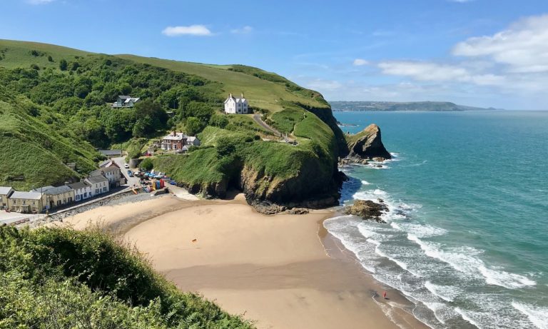 llangrannog-4161556_1280
