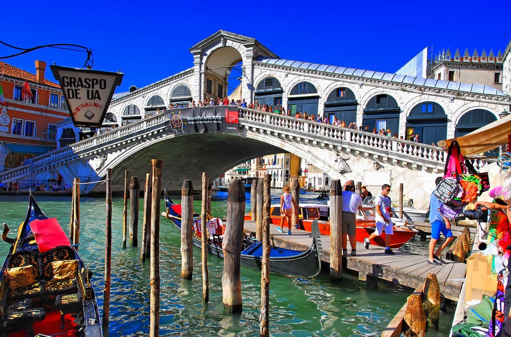 rialto bridge venice